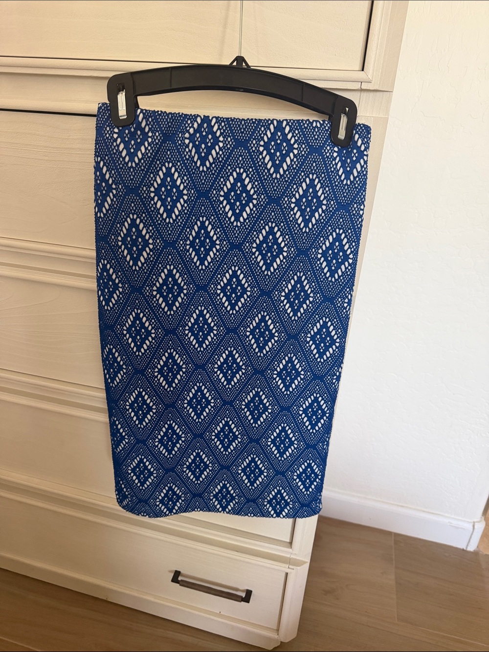Renee C. Blue and White Geometric Pencil Skirt